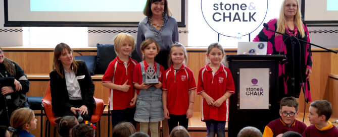 Minister Susan Close MP with students from Warooka Primary School